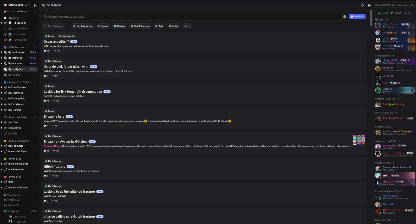 COD Central Endgame LFG forum showing active posts for Glitch Fracture runs, Link Forger teams, and Avalon squads