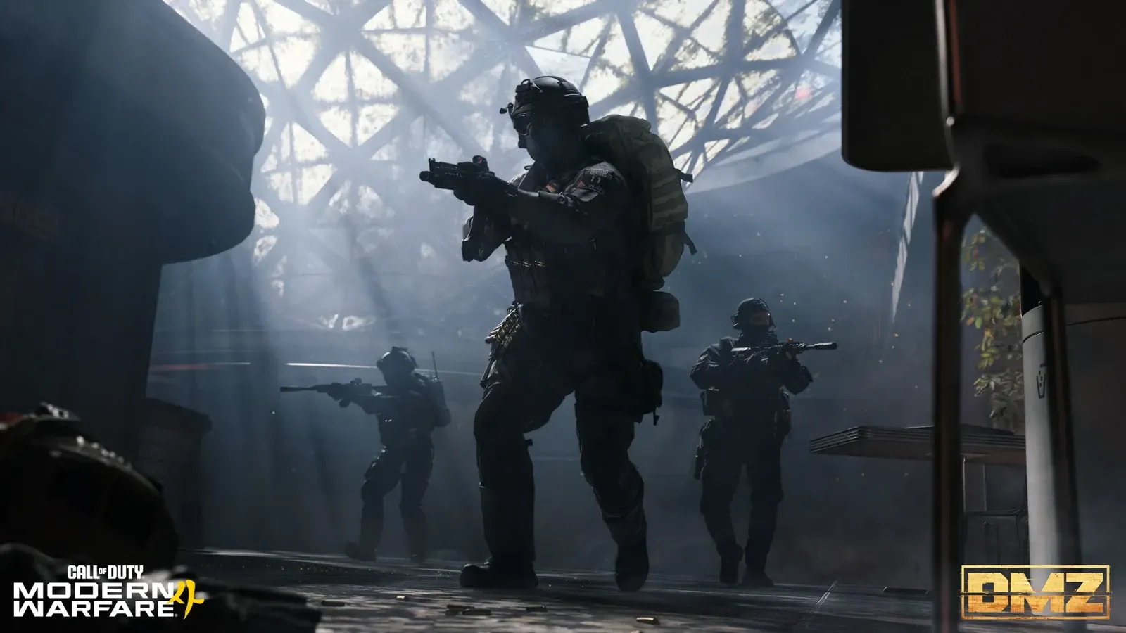 Operators sweep through a damaged building with dramatic lighting in MW4 DMZ Hajin