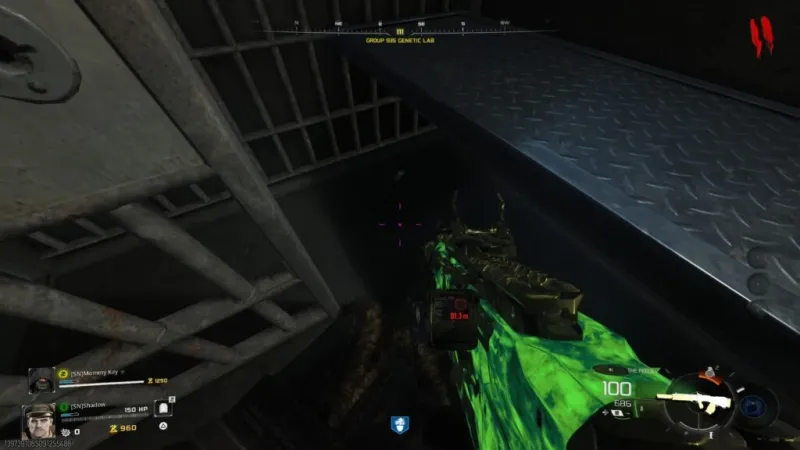 Walkie-Talkie location on the floor of the Group 935 Genetic Lab secret room in Totenreich